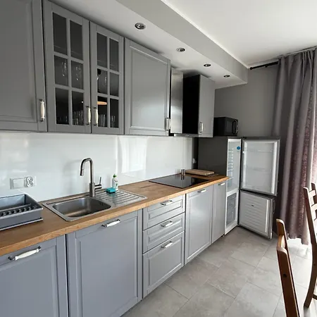 6 Mountain View Apartment